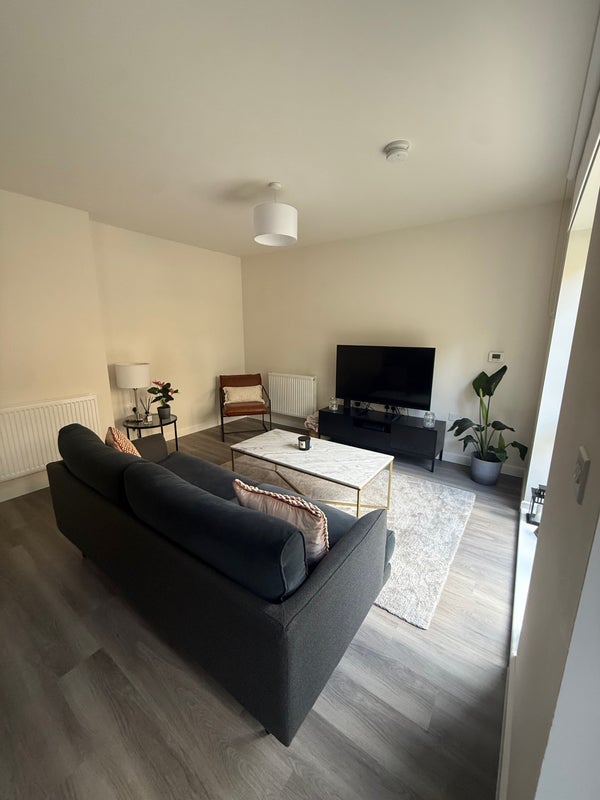 Room Plum Mews in Greater London