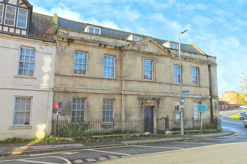 Flat Shails Lane in Trowbridge