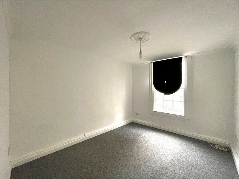 Flat Shails Lane in Trowbridge