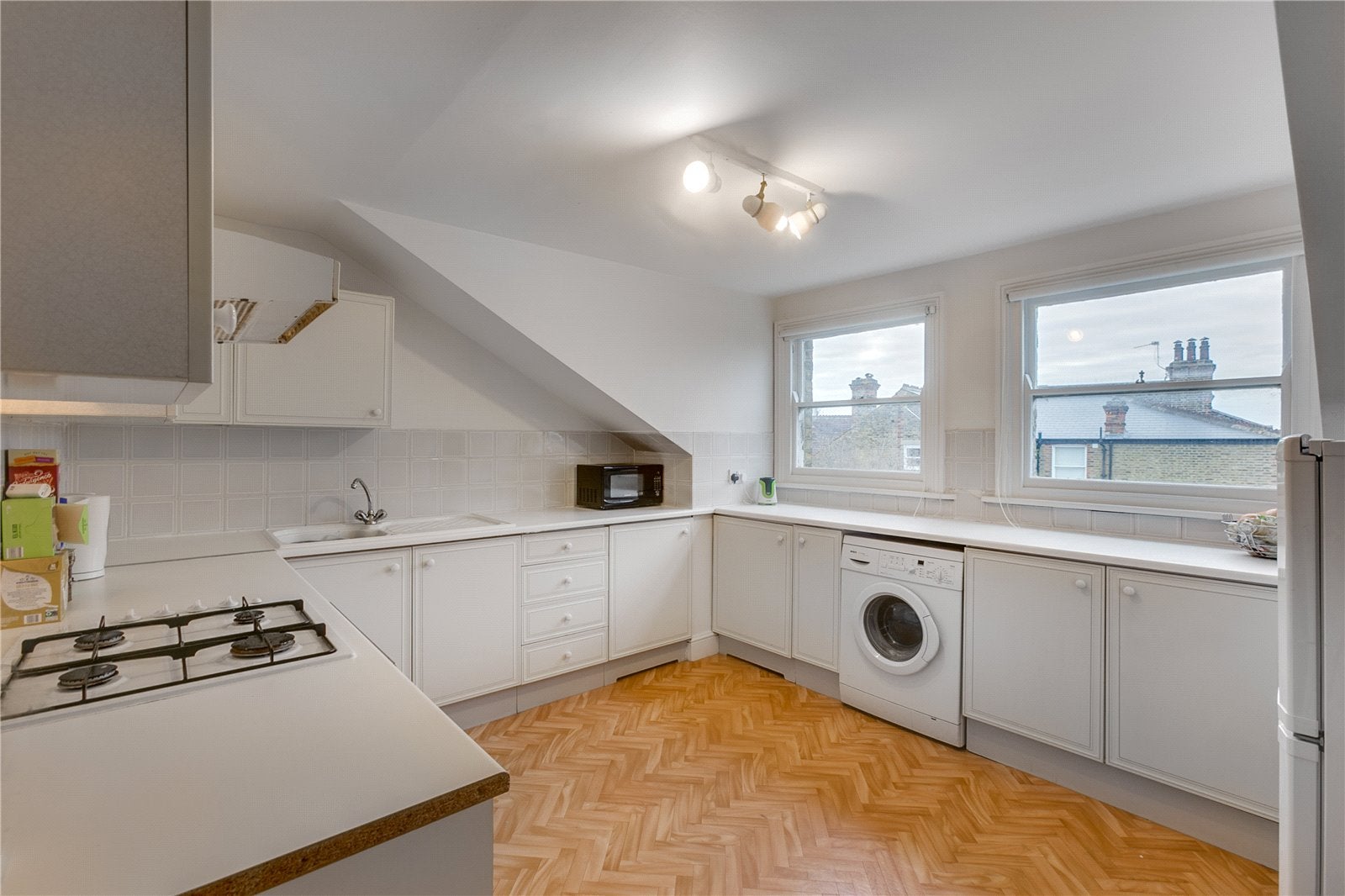 Flat Ritherdon Road in Greater London