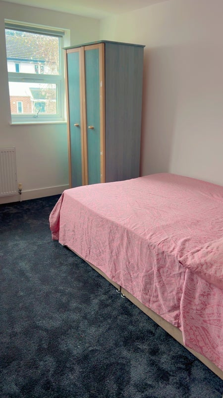 Room High Street in Greater London
