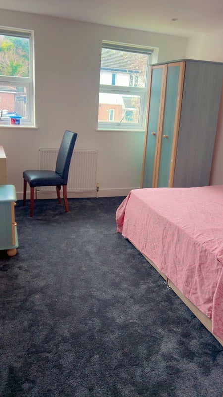 Room High Street in Greater London