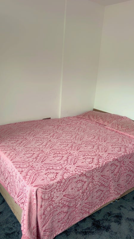 Room High Street in Greater London