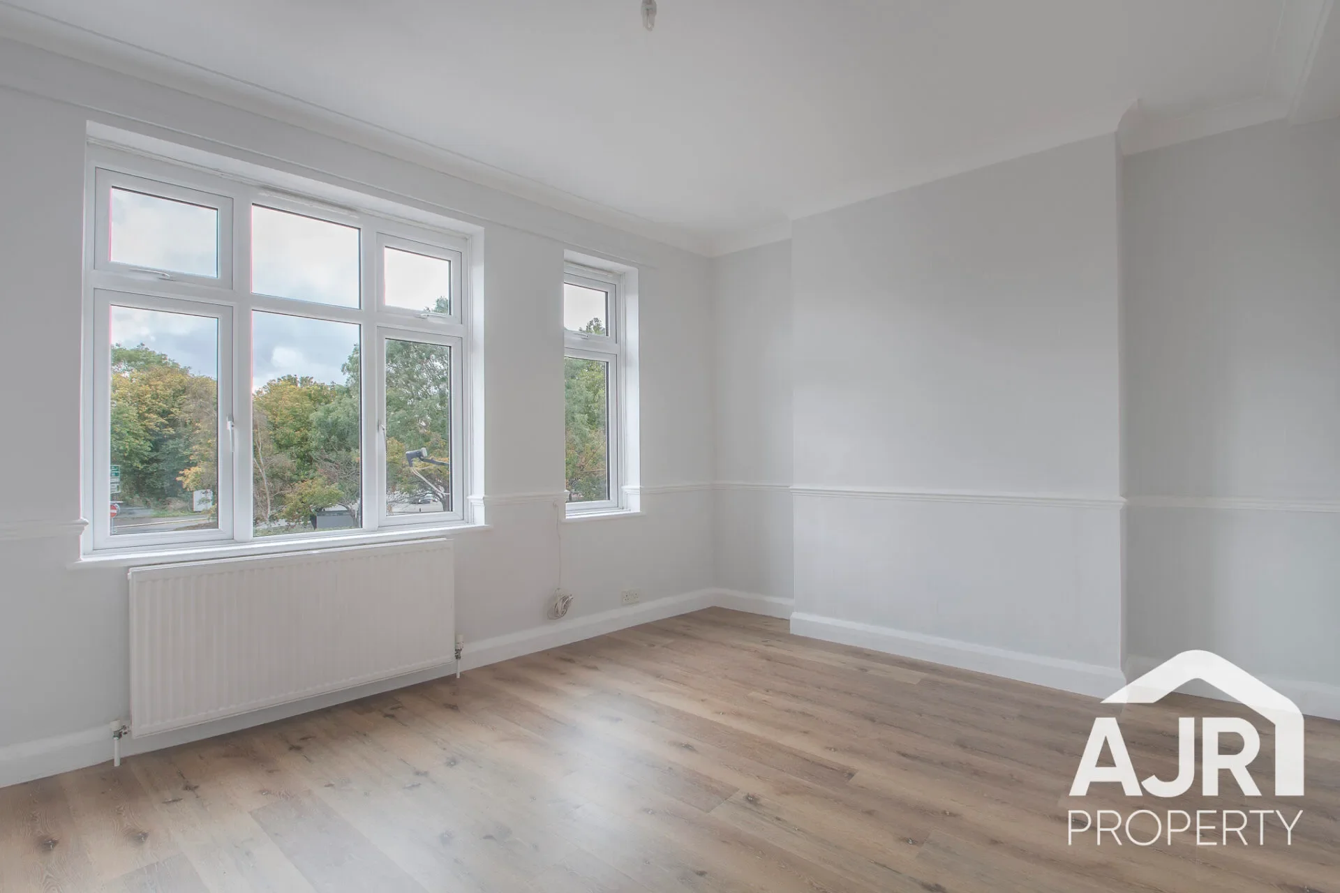 Flat Lingfield Crescent in Greater London