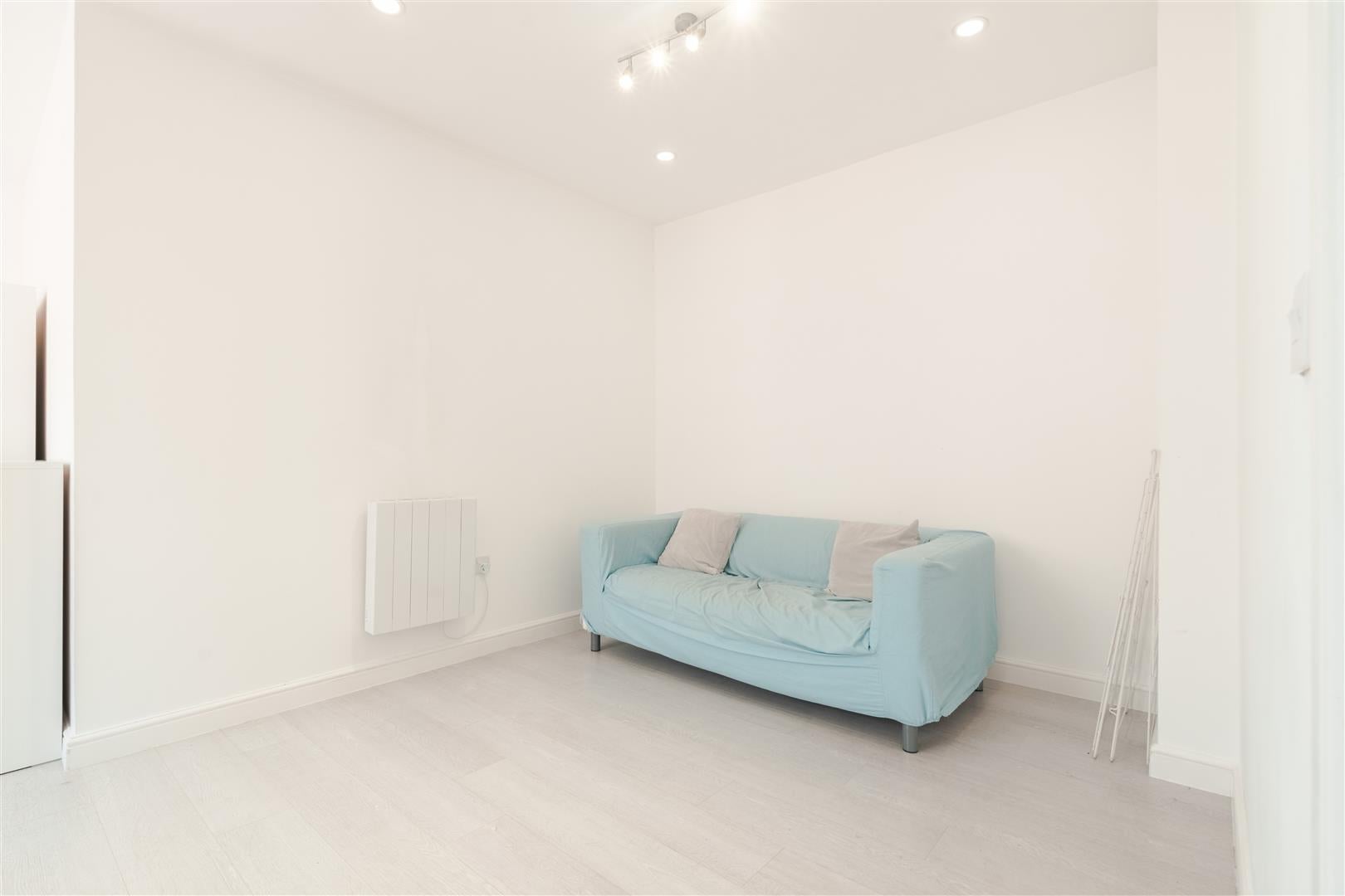 Flat Dalton Road in Barrow-in-Furness