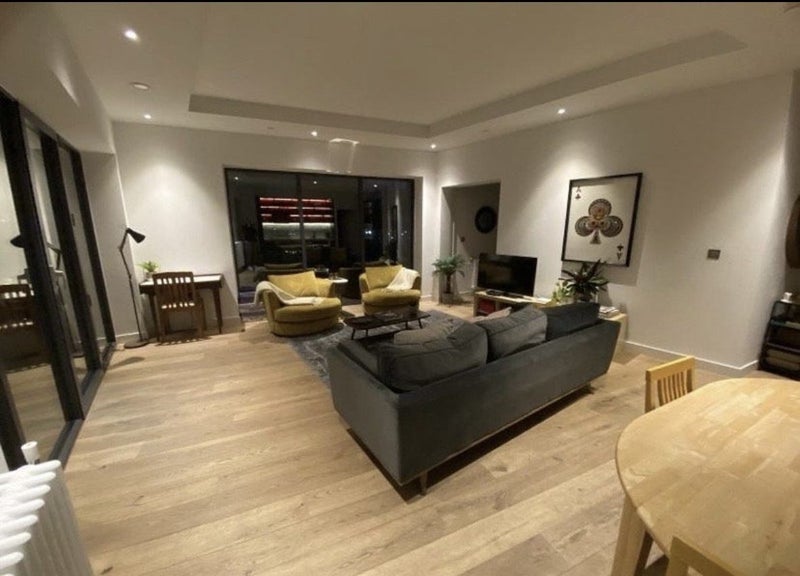 Flat City Island Way in Greater London
