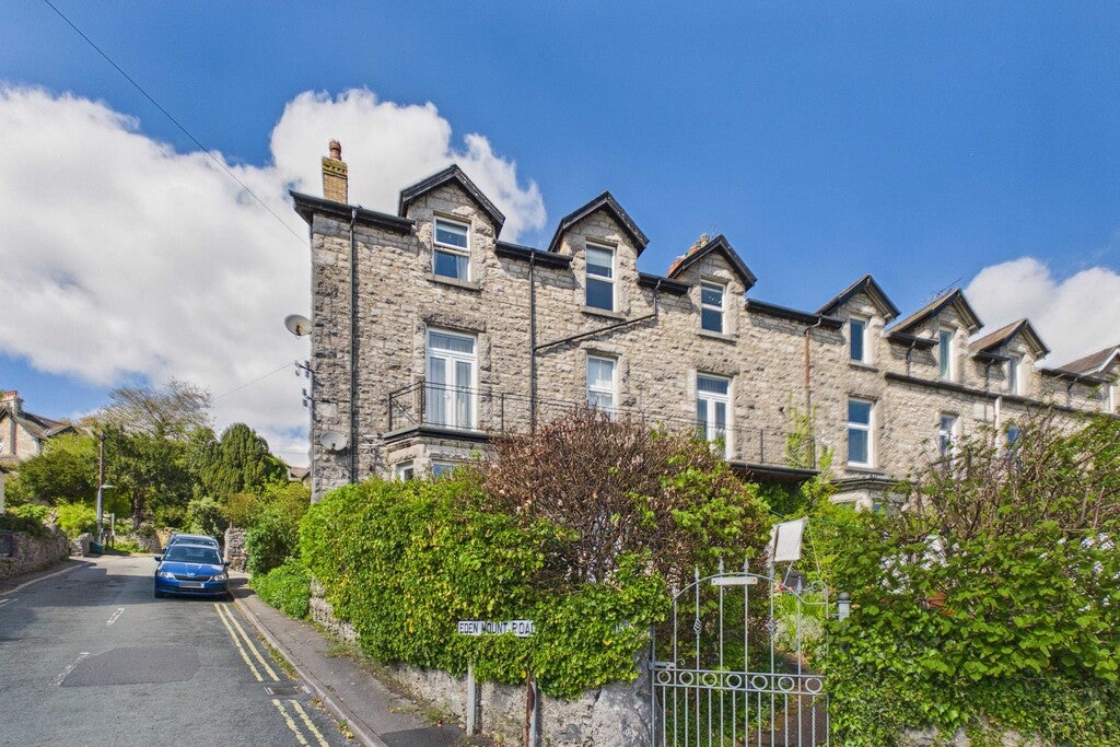 Flat Westcliffe Gardens in Grange-Over-Sands