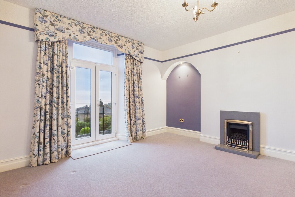 Flat Westcliffe Gardens in Grange-Over-Sands