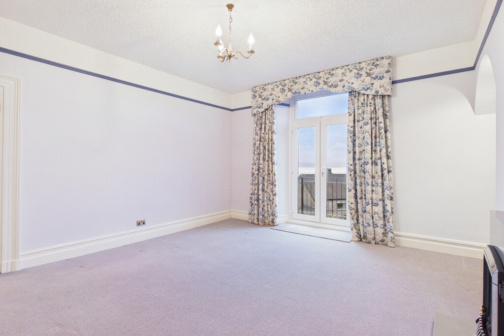 Flat Westcliffe Gardens in Grange-Over-Sands