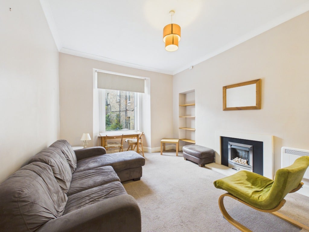 Flat Lyne Street in City of Edinburgh