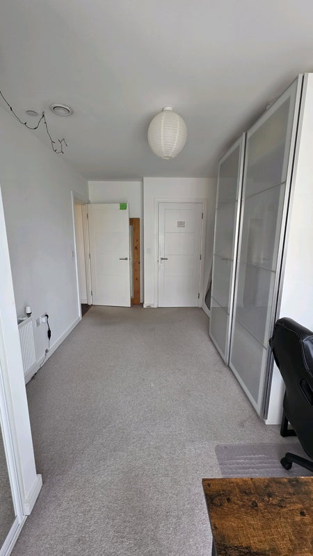 Room Brownlow Road in Greater London