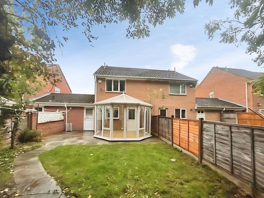 House Ellwood Crescent in Nottingham