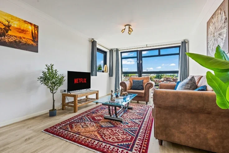 Flat Kennet Street in Reading