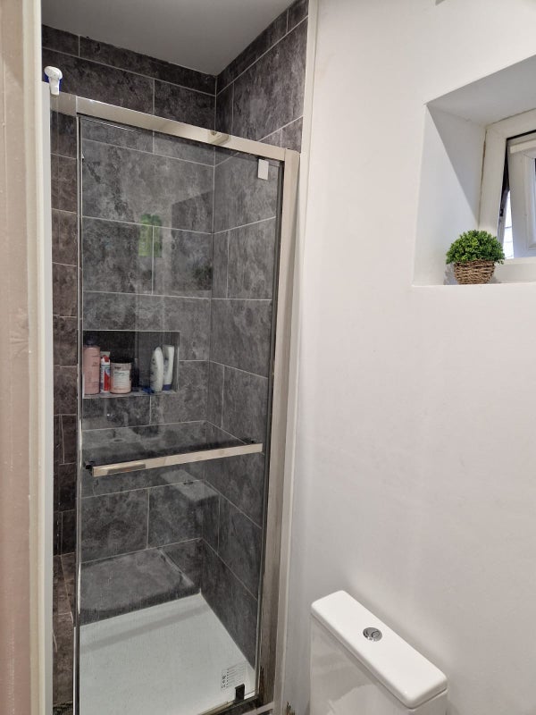 Flat Harlesden Road in Greater London