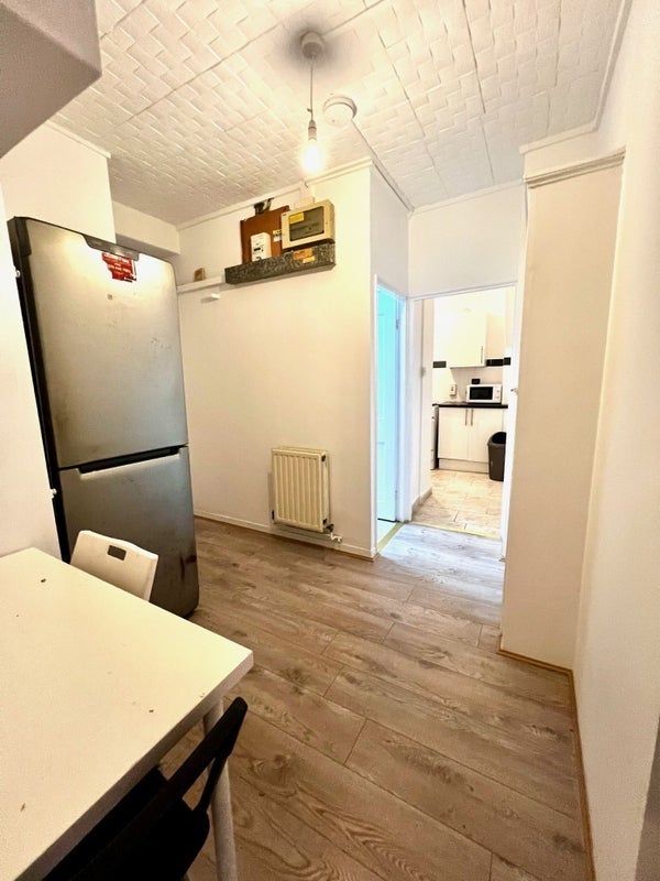 Flat Collingwood Street in Greater London