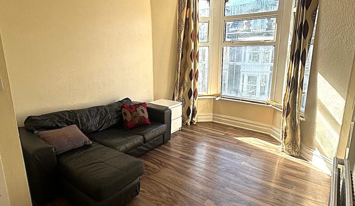 Flat Claude Road in Cardiff