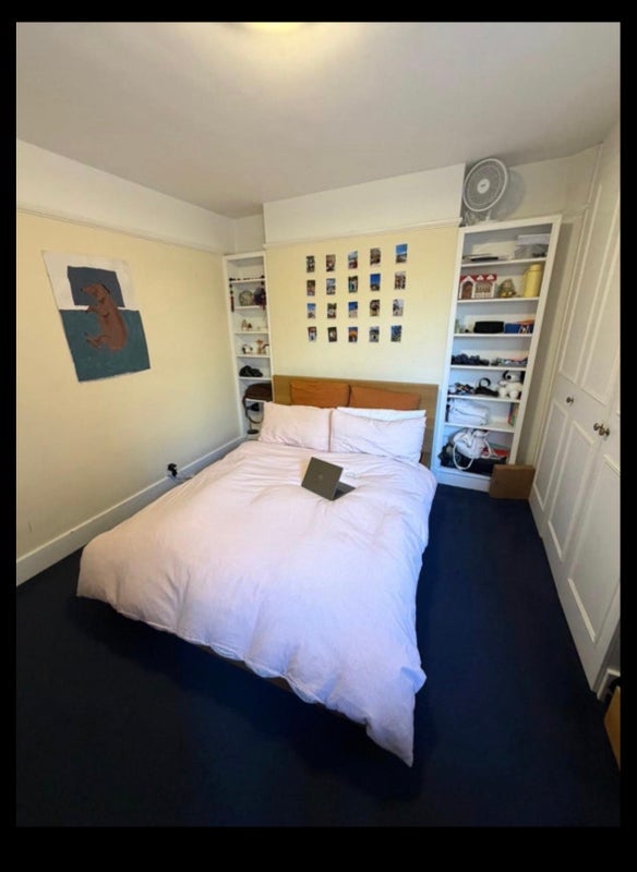 Flat Queen's Club Gardens in Greater London