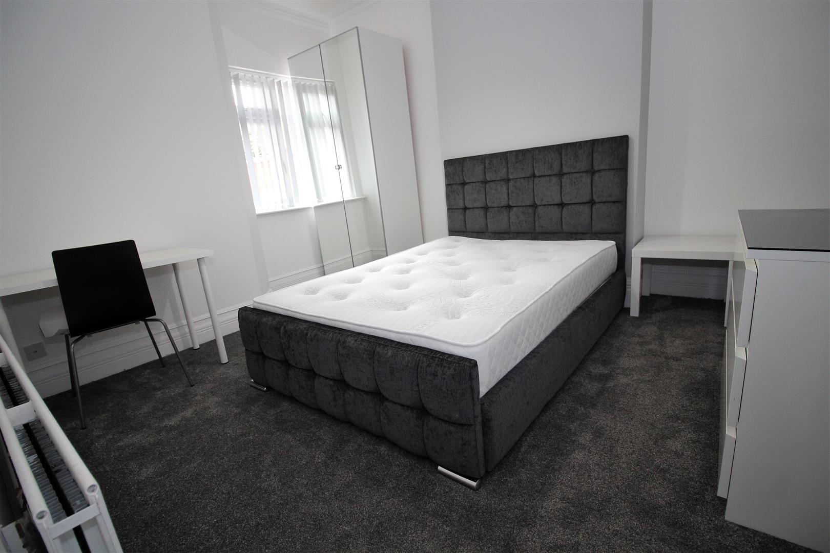 Room Brazil Street in Leicester
