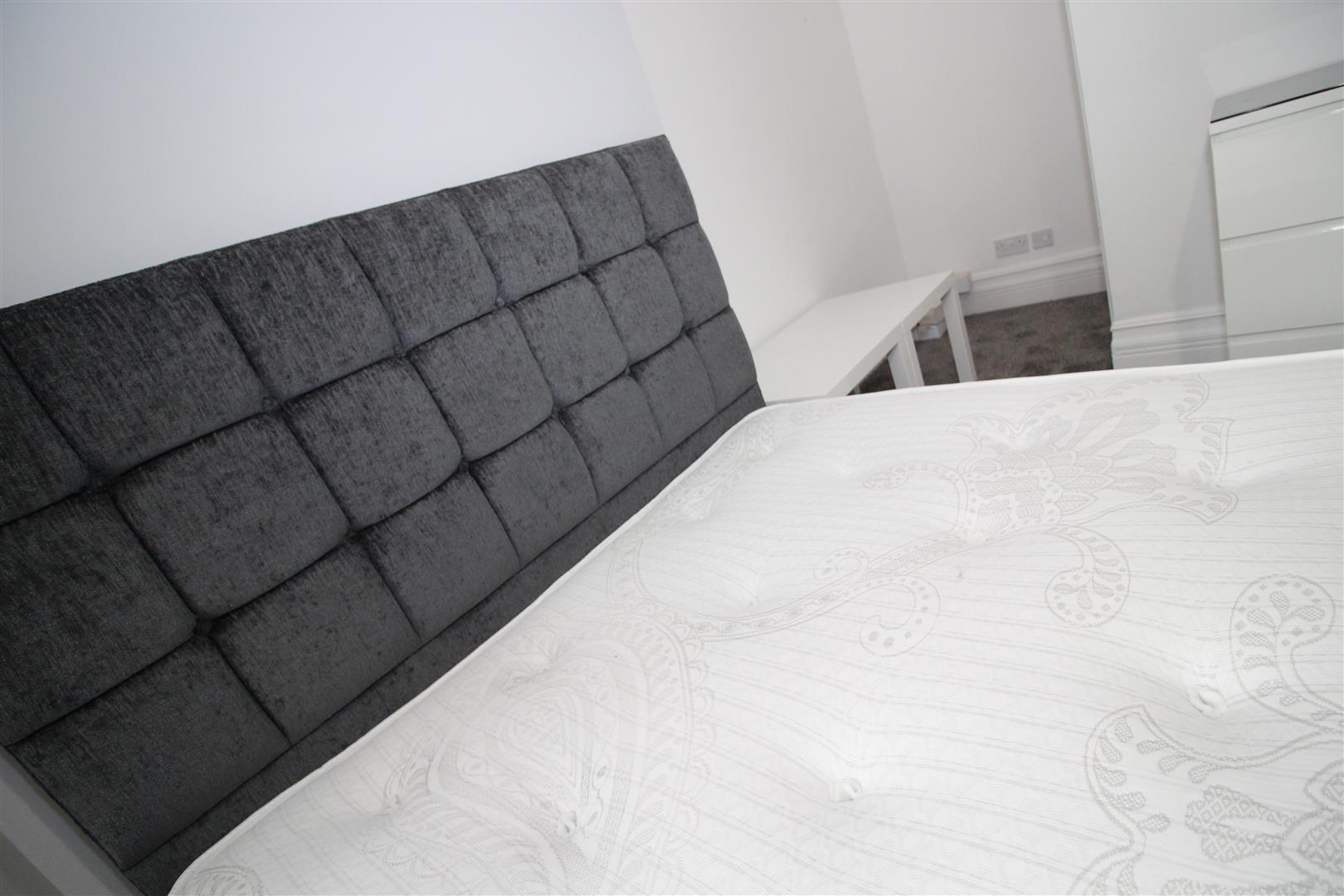 Room Brazil Street in Leicester