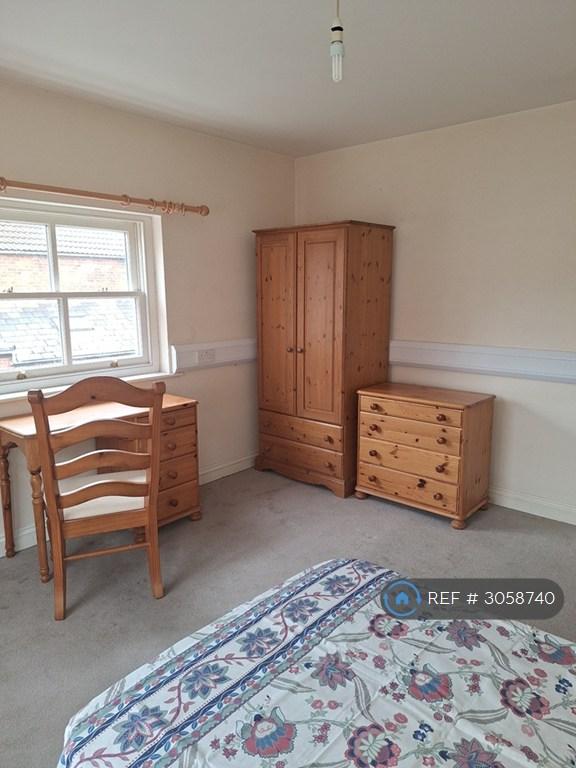Room Cromwell Street in Gloucester