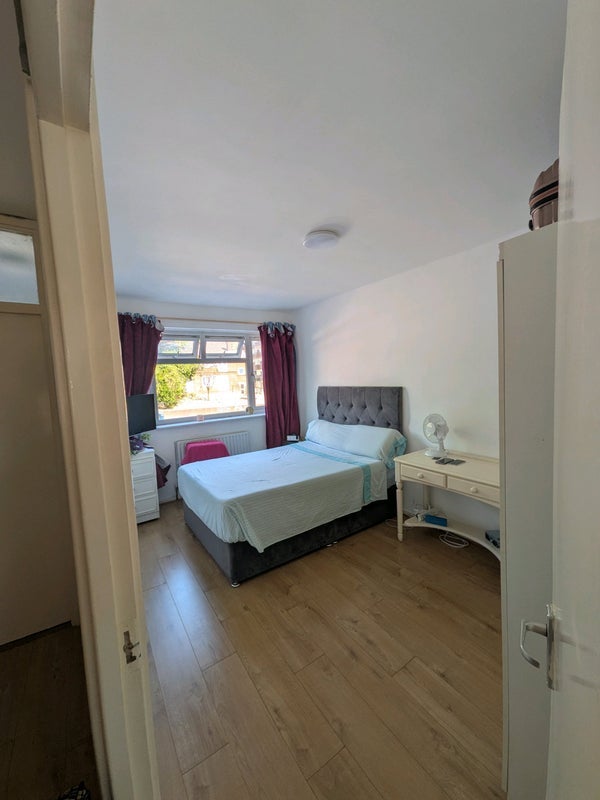 Room Conington Road in Greater London