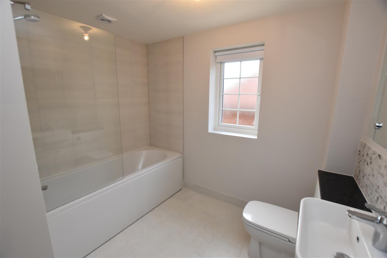 Flat Cressingham Road in Reading