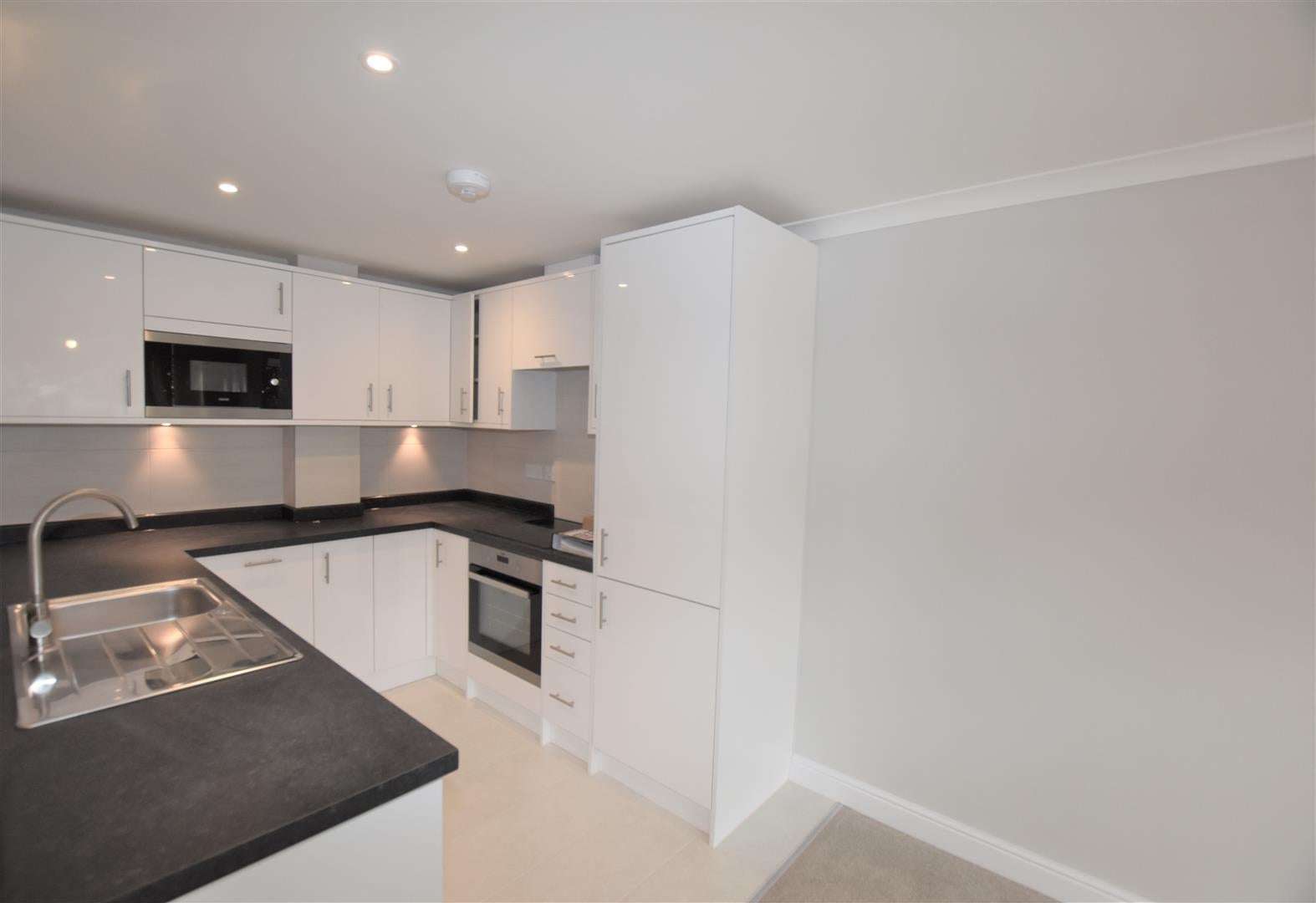 Flat Cressingham Road in Reading
