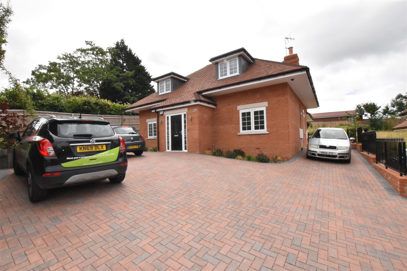 Flat Cressingham Road in Reading