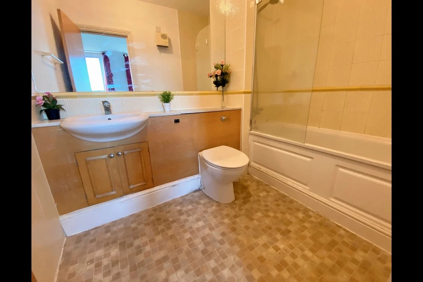 Room Lanark Square in Greater London