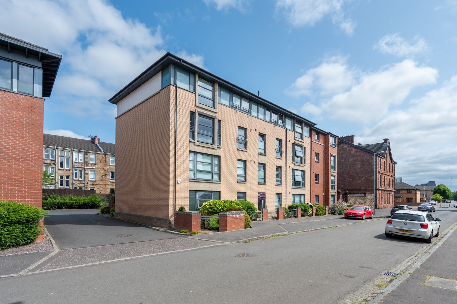 Flat Medwyn Street in Glasgow