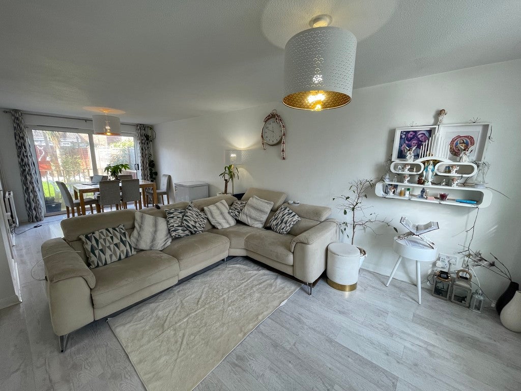 House Chichester Close in Hedge End