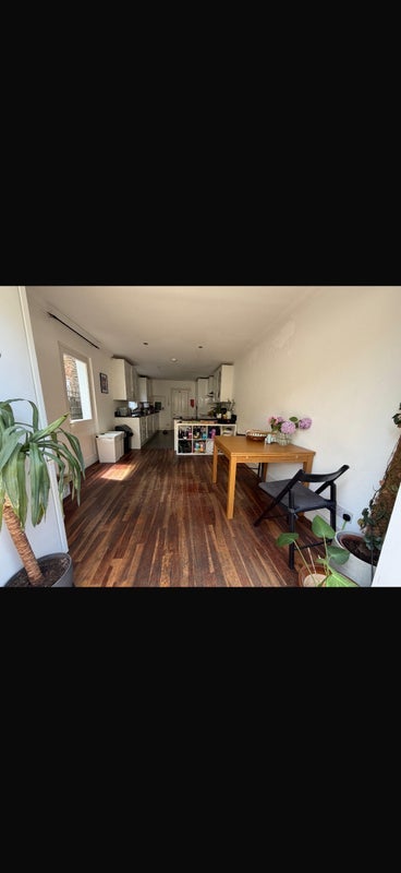 Room Radipole Road in Greater London