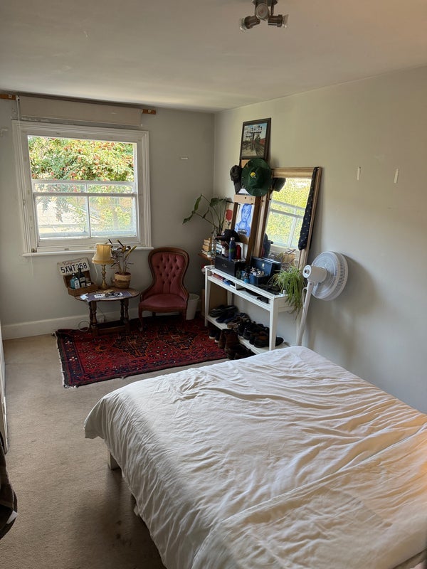Room Radipole Road in Greater London