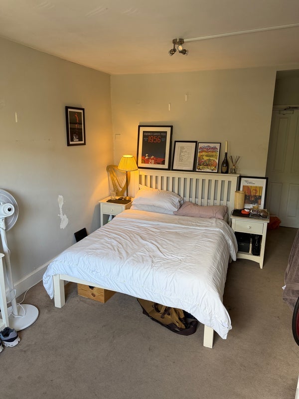 Room Radipole Road in Greater London