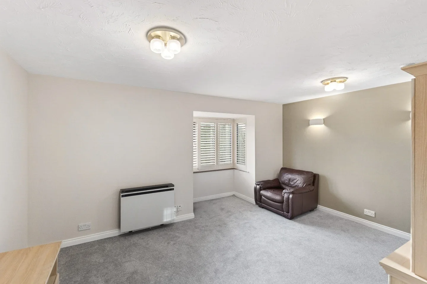 Flat Waterside Close in Greater London