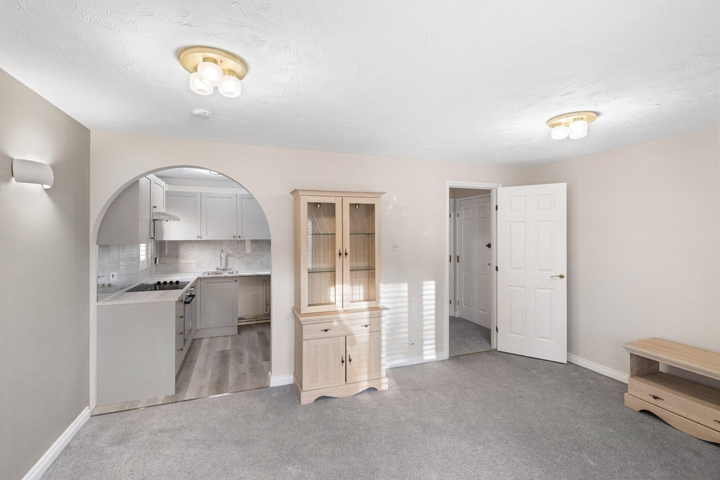Flat Waterside Close in Greater London