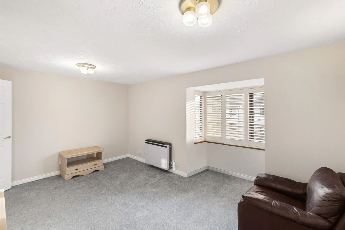 Flat Waterside Close in Greater London