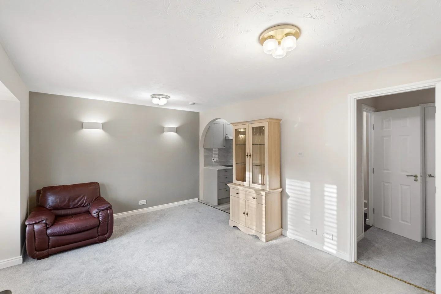 Flat Waterside Close in Greater London