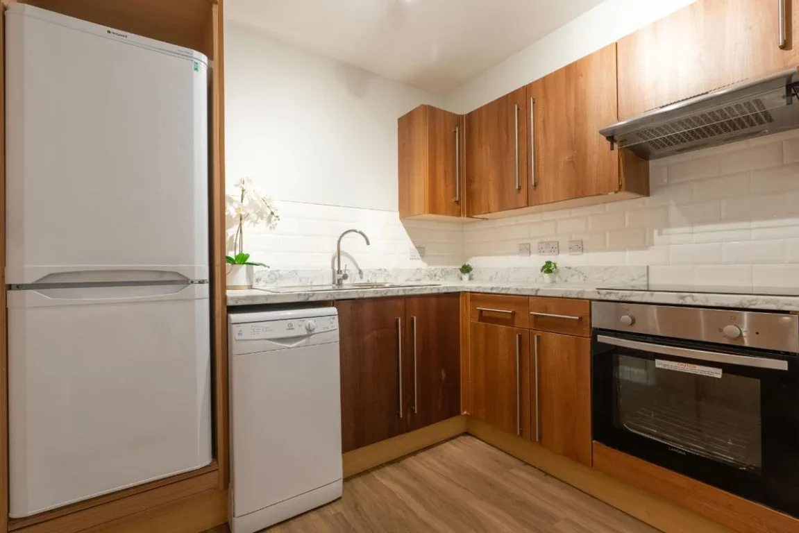 Flat Jesmond Road in Newcastle upon Tyne