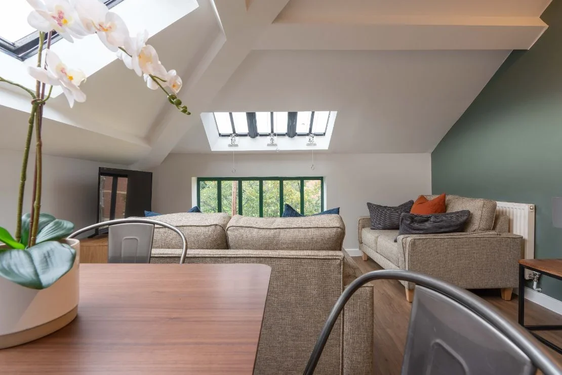 Flat Jesmond Road in Newcastle upon Tyne