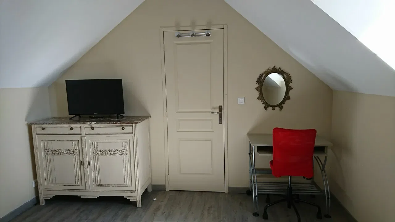Chambre Rue de Méru à Villeneuve-les-Sablons