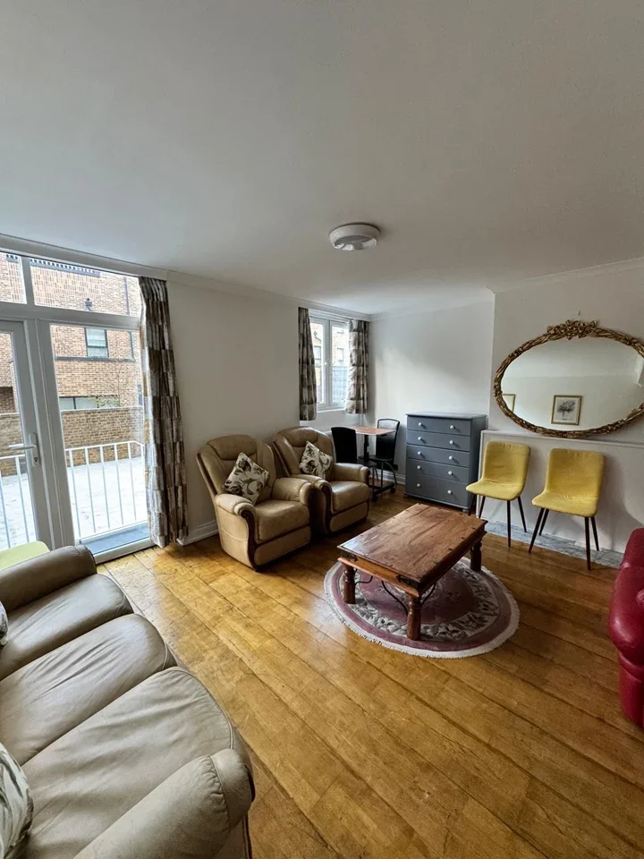 Flat Carlton Vale in City of Westminster