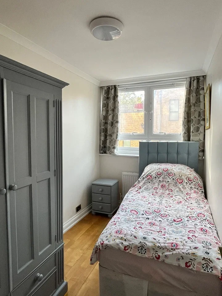 Flat Carlton Vale in City of Westminster