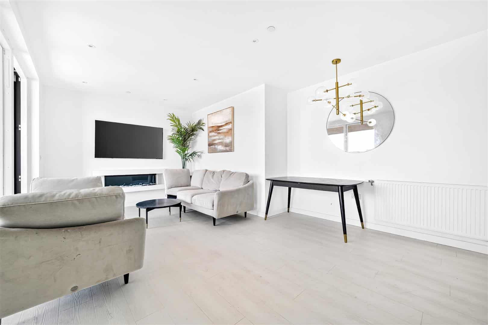Flat Fielders Crescent in Greater London