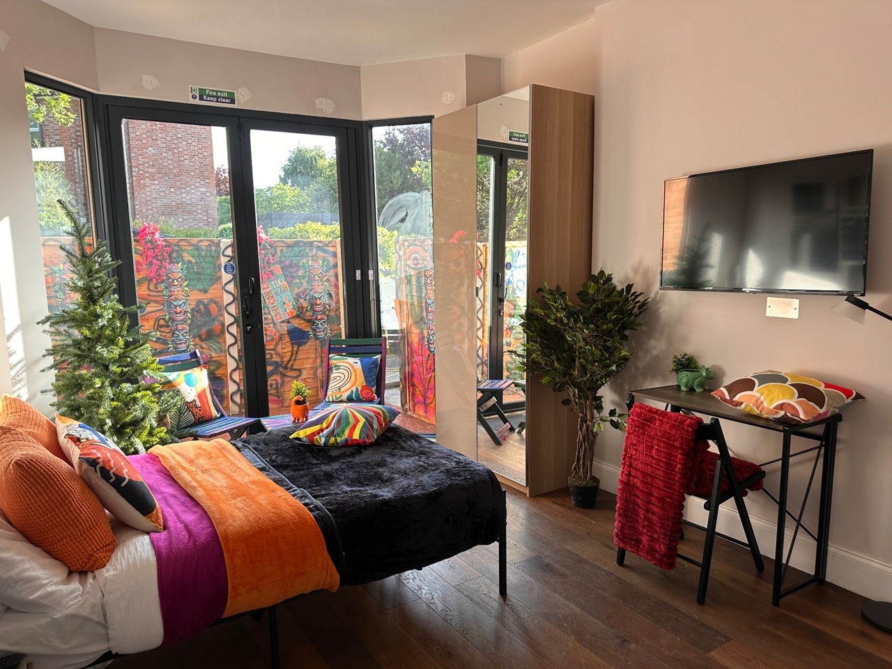 Room Lowlands Road in Greater London