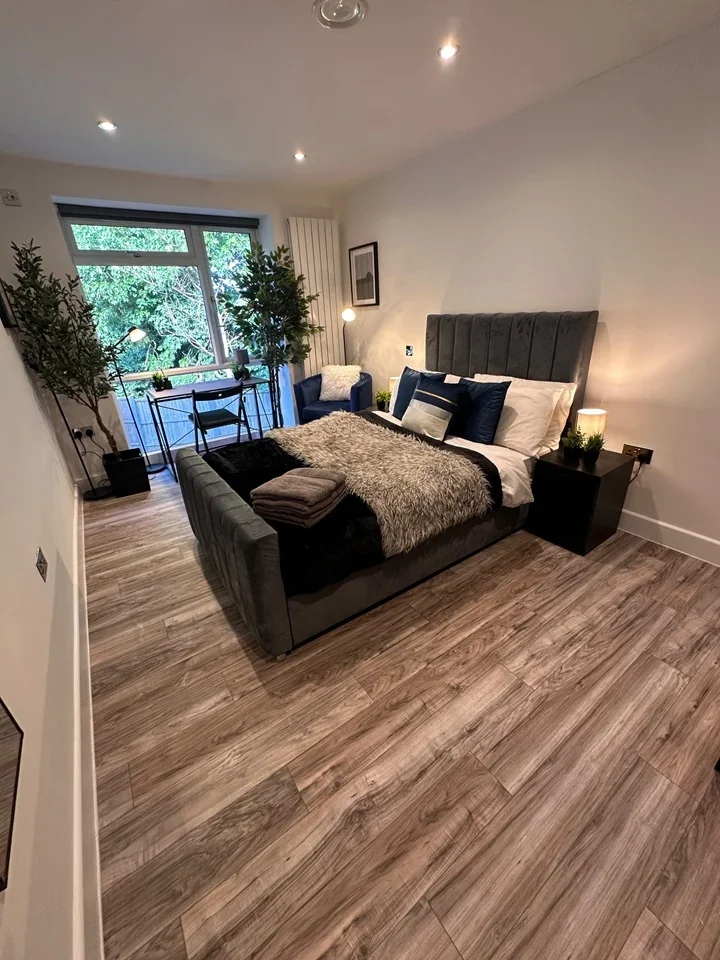Room Lowlands Road in Greater London