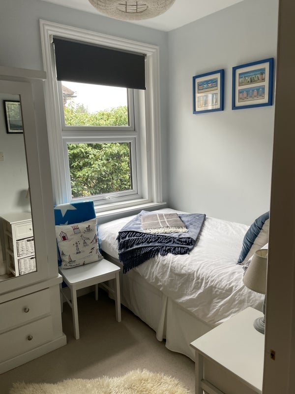Room Vale Road in Poole