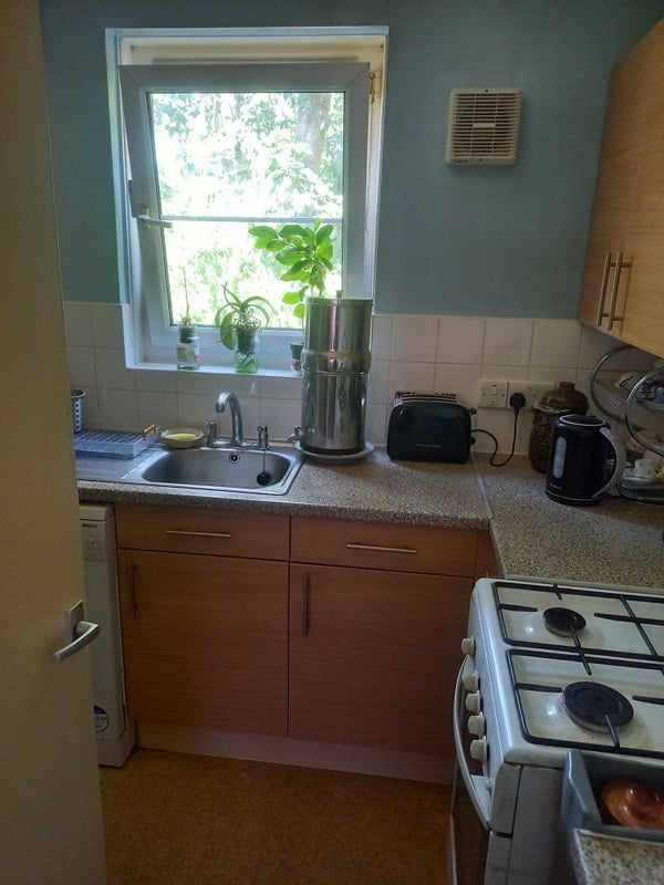 Flat Kenley Walk in Greater London