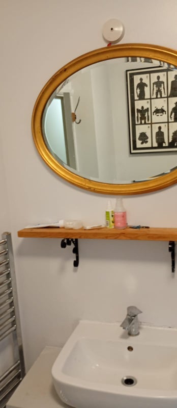 Room Roberts Road in Greater London