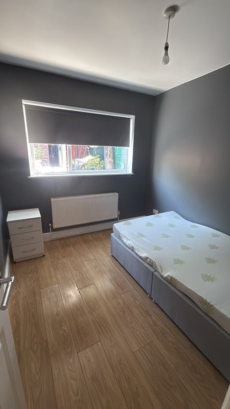 Room Roberts Road in Greater London